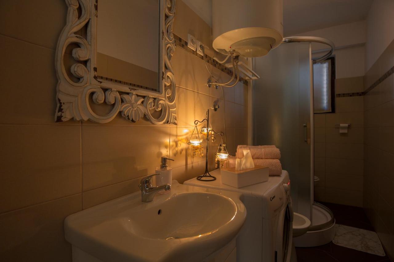 בוזט Apartmani Xenia & Desiderio מראה חיצוני תמונה
