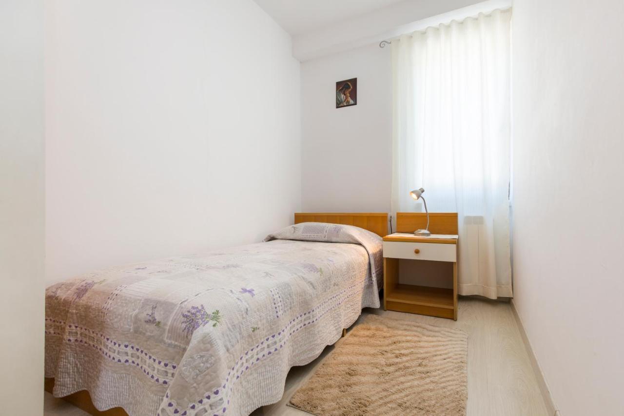 בוזט Apartmani Xenia & Desiderio מראה חיצוני תמונה